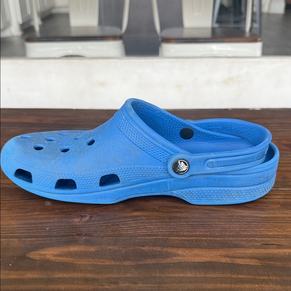2 Pair Men’s Crocs Size 9 Blue and Gray Clogs - Picture 8 of 17